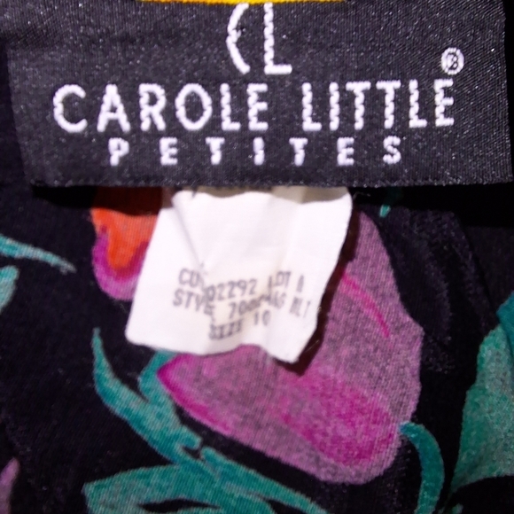 A Carole Little floral size 10 skirt with a 30.5" length. It has a side zipper. - Picture 4 of 8